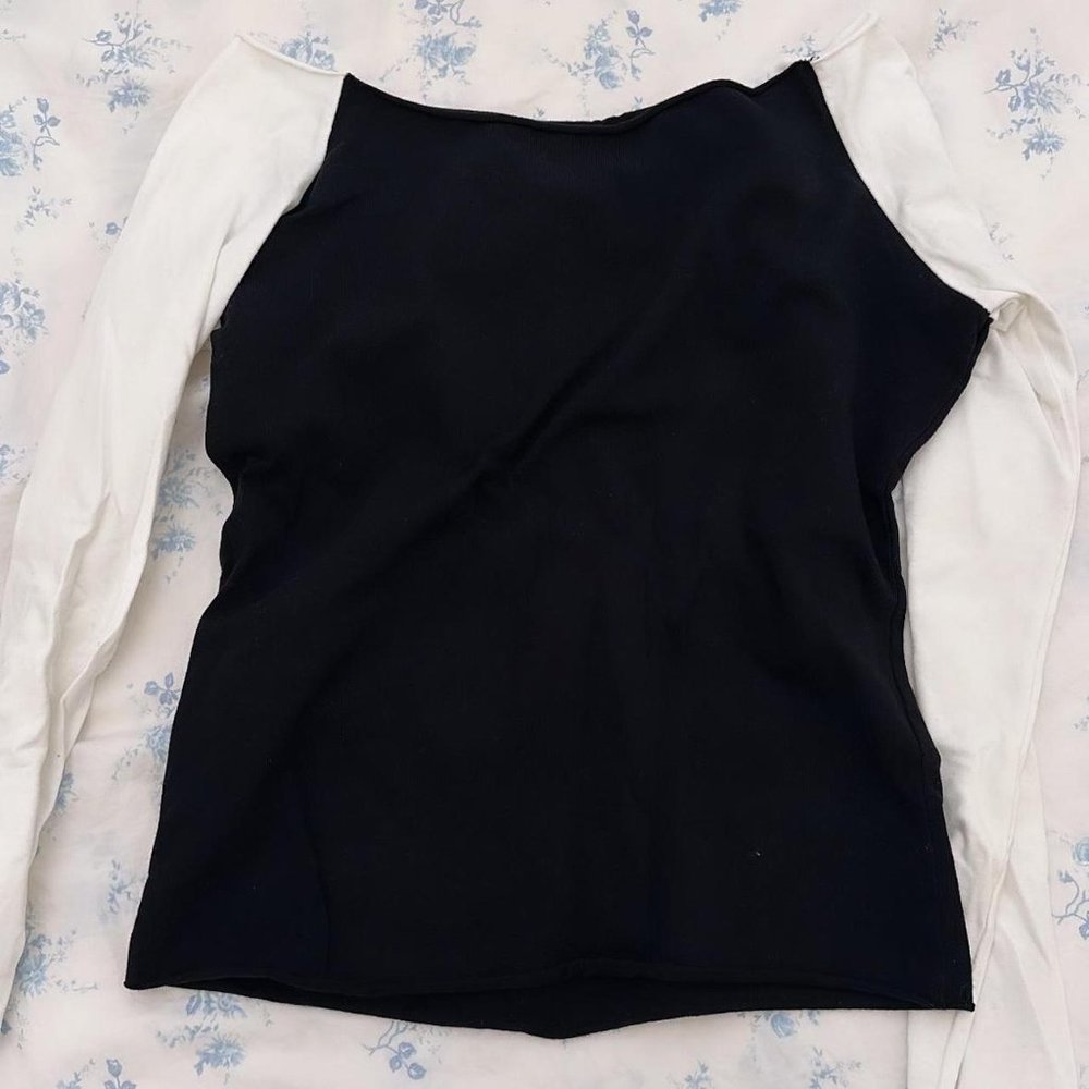 brandy melville top off shoulder brand new without tags